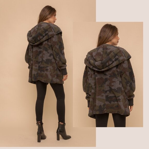 NEW Boutique Hooded Camo Teddy Jacket Cozy Sherpa Fleece Weekend Furry Soft Warm - Picture 6 of 8